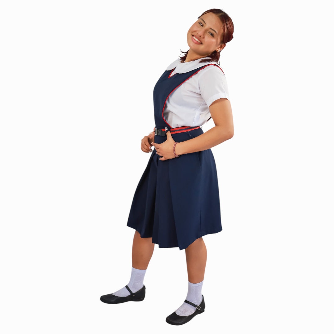 Jumper y blusa escolar para señorita