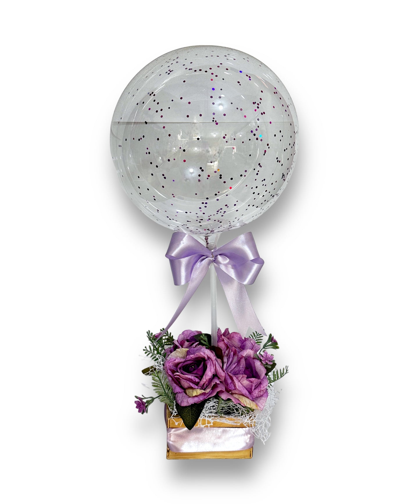 Arreglo de flores artificiales con globo