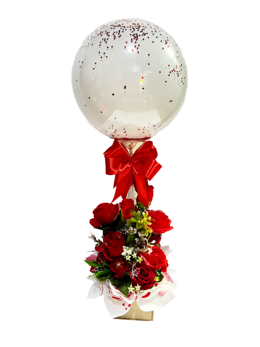 Arreglo de rosas artificiales con globo
