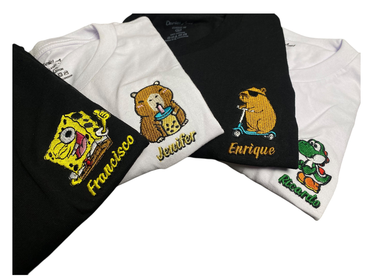 Camiseta con logo bordado personalizado