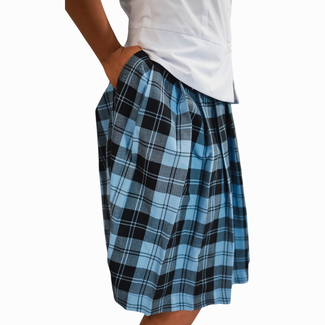 Falda y blusa escolar para niña