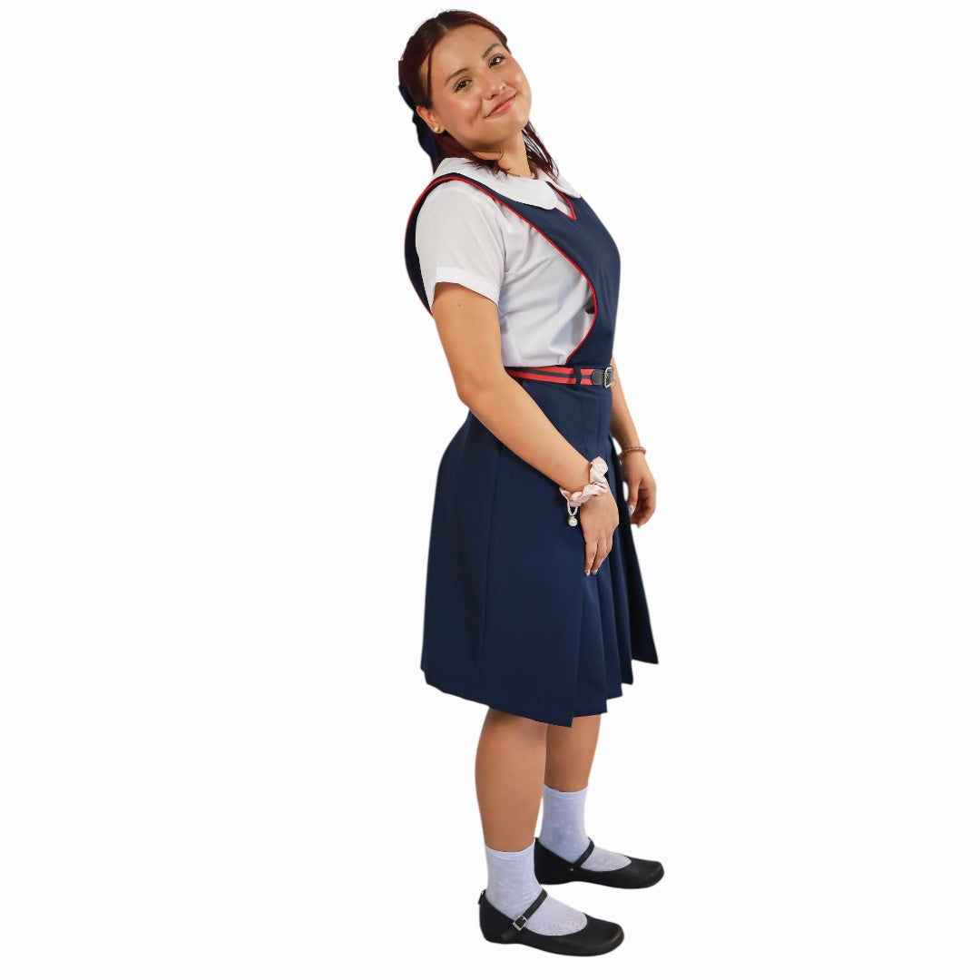 Jumper y blusa escolar para señorita